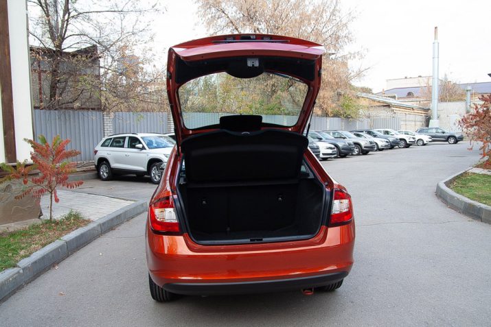 Большое багажное отделение ŠKODA RAPID – одно из главных преимуществ авто